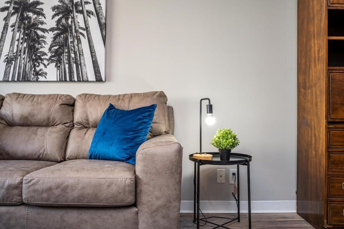 Downtown! High Rise! Onsite Parking! Lm1402 Atlanta