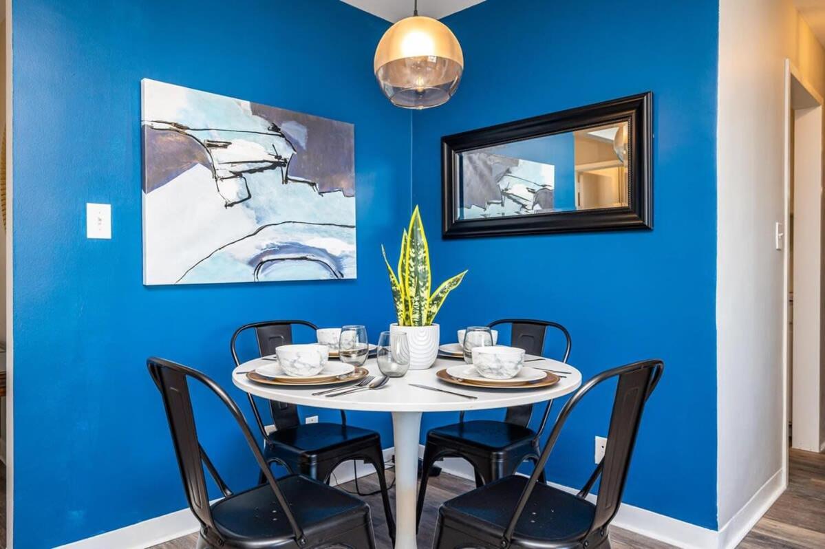 Ferienhaus Downtown! High Rise! Onsite Parking! Lm1402