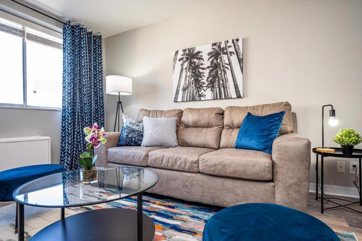 Ferienhaus Downtown! High Rise! Onsite Parking! Lm1402 *