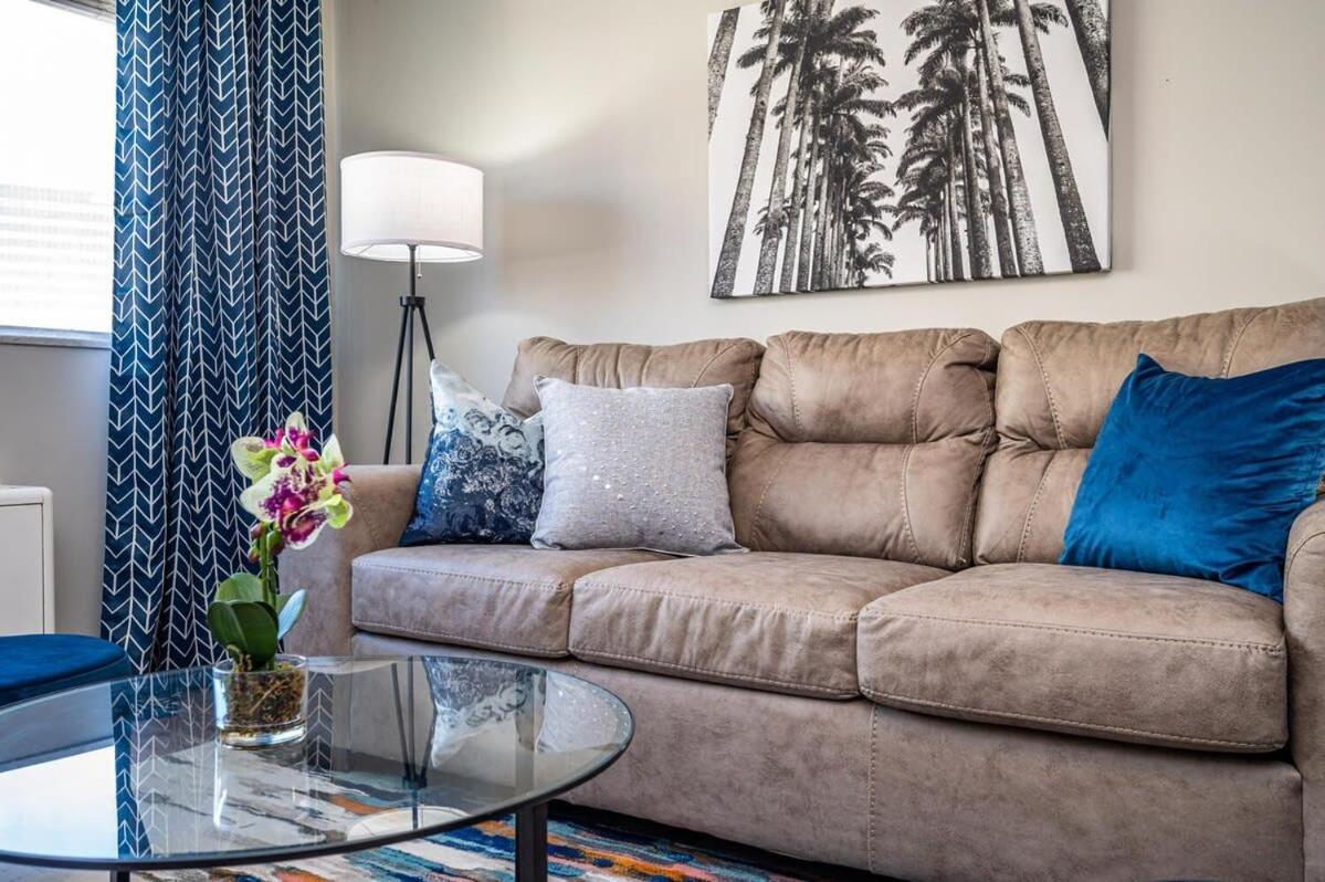 Ferienhaus Downtown! High Rise! Onsite Parking! Lm1402